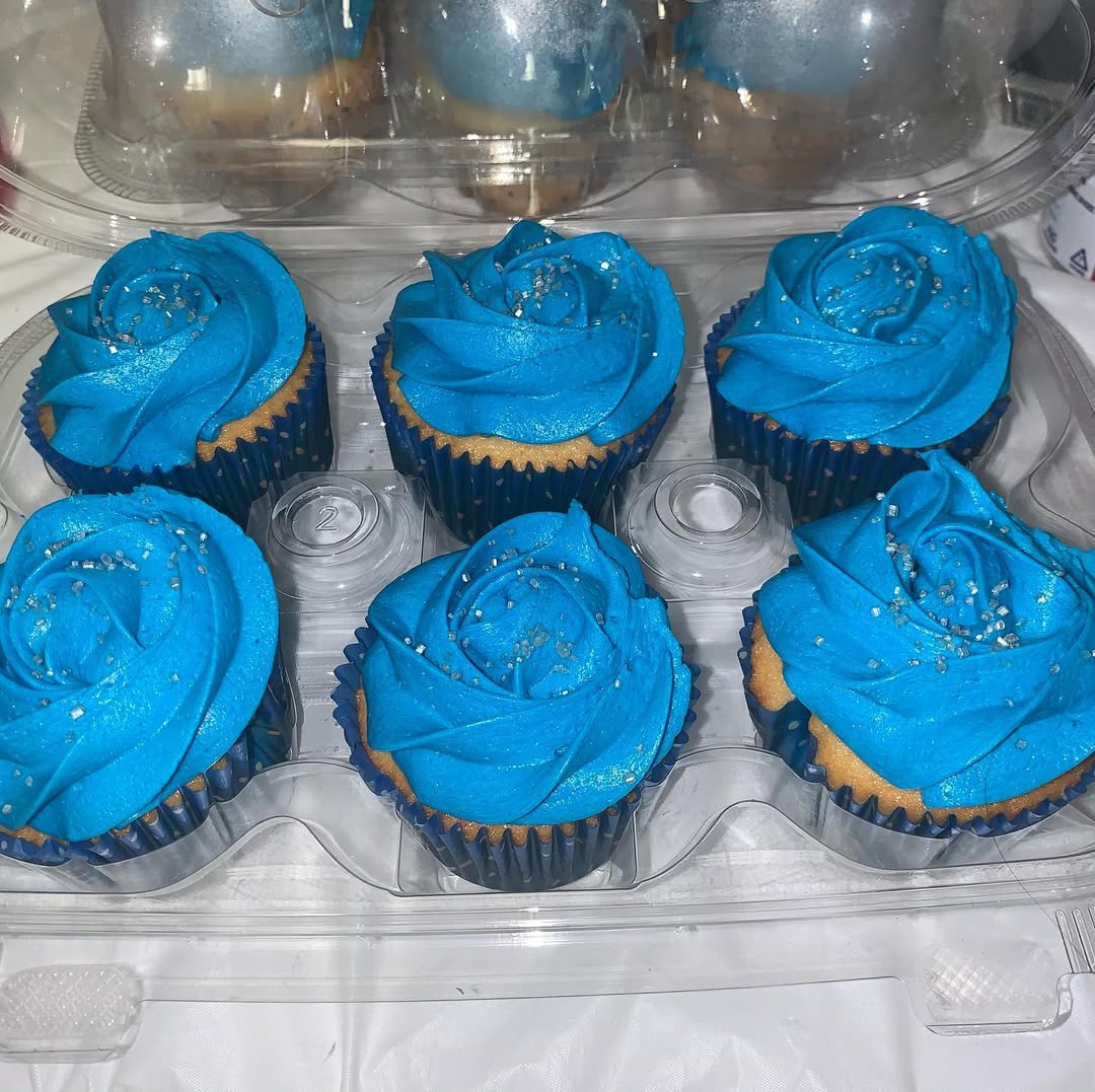 Blue Rose Cupcakes